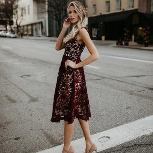NWT VICI A Capella Lace Midi Dress - Wine